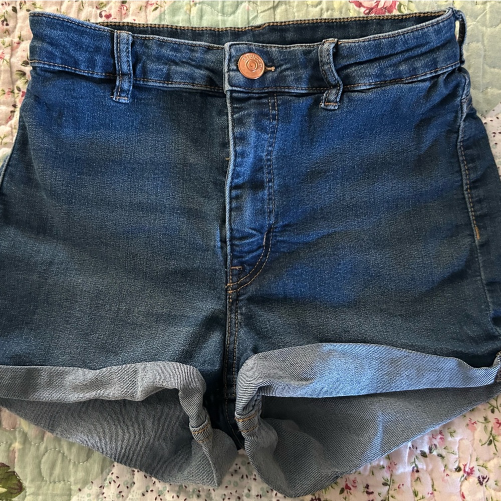 Women’s H&M Stretch Denim Jean Shorts Size 4